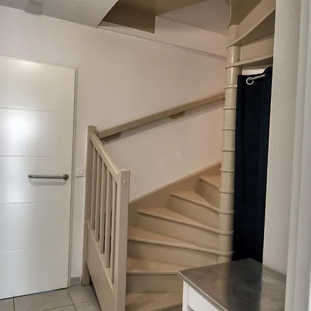 Agreable Duplex Avec Jardin Et Terrasse *